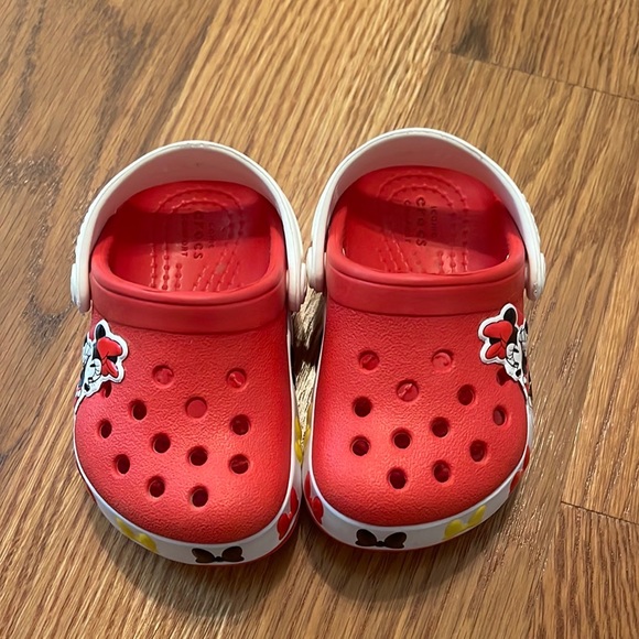 Baby Disney CROCS - Picture 2 of 6